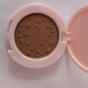 Ciaté London Compact. South Beach Is The Color. Travel Size . 2.5g